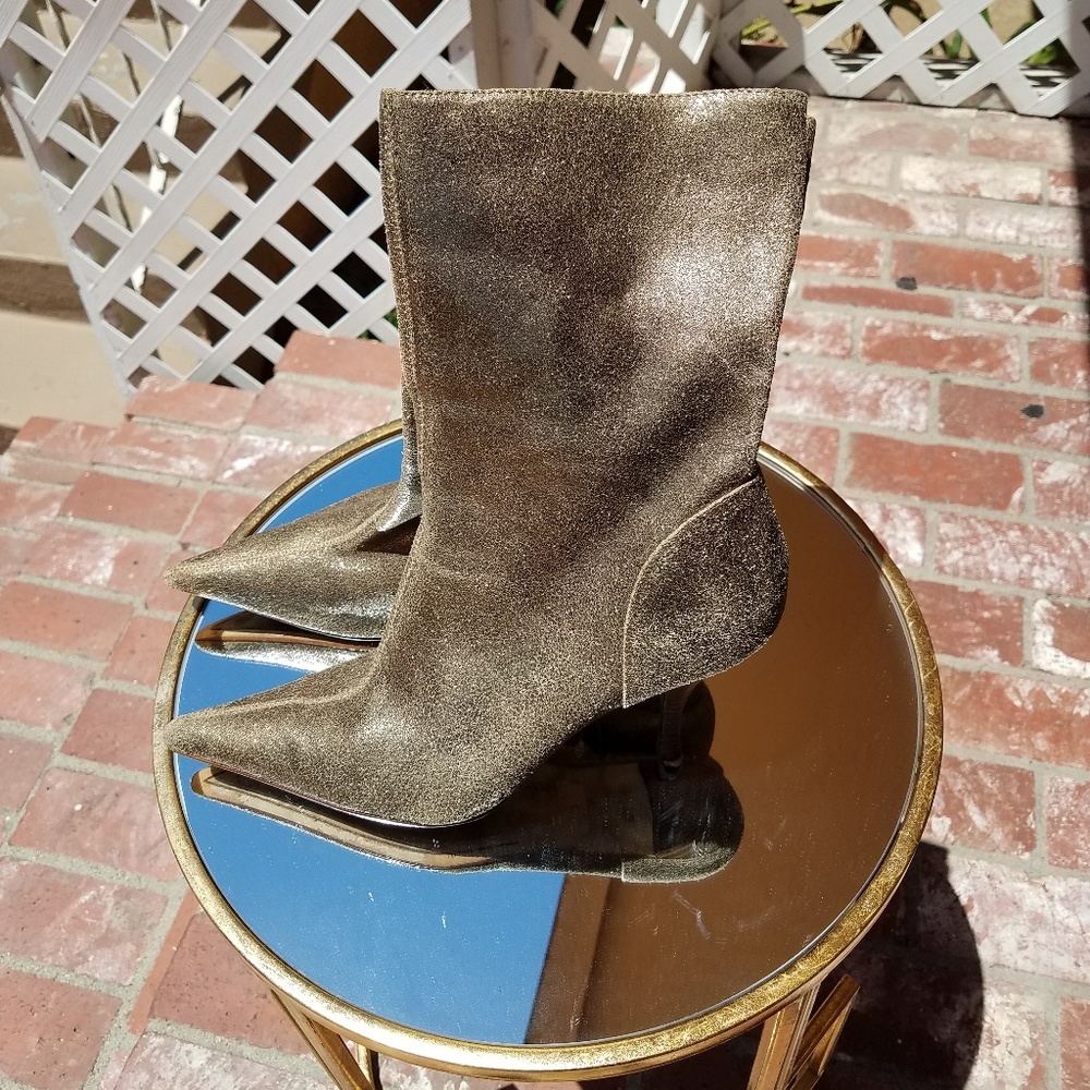 Boots - Picture 2 of 4